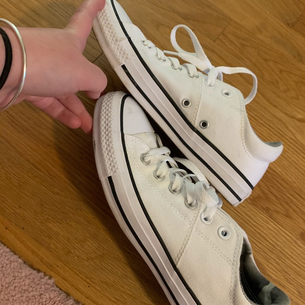 White Converse - Picture 5 of 6